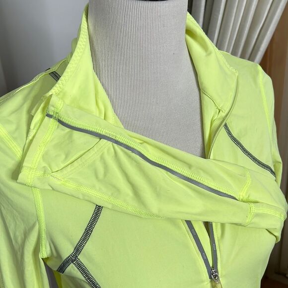 Zella 1/4 Zip Running Jacket - Picture 10 of 13